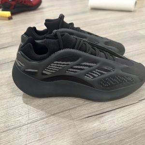 Size 10- adidas Yeezy 700 V3 Dark Glow Still New Pretty Much No Box Included